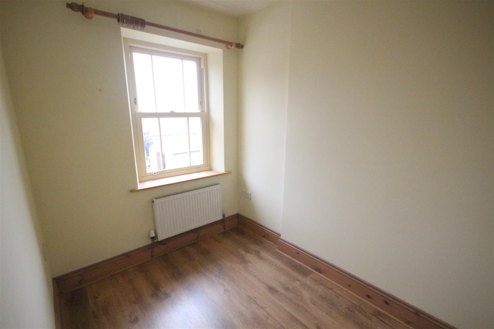 2 bedroom mid terrace house To Let in Barnoldswick - IMG_8543.jpg